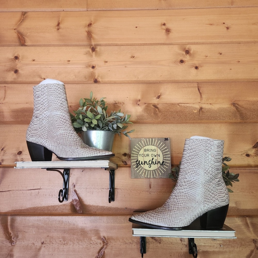 Matisse Caty Gray Croc Embossed Leather Block Heel Ankle Boots Western Sz 7.5 M